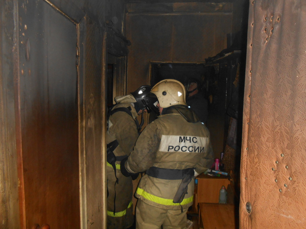 Пожарные дважды выезжали тушить квартиры