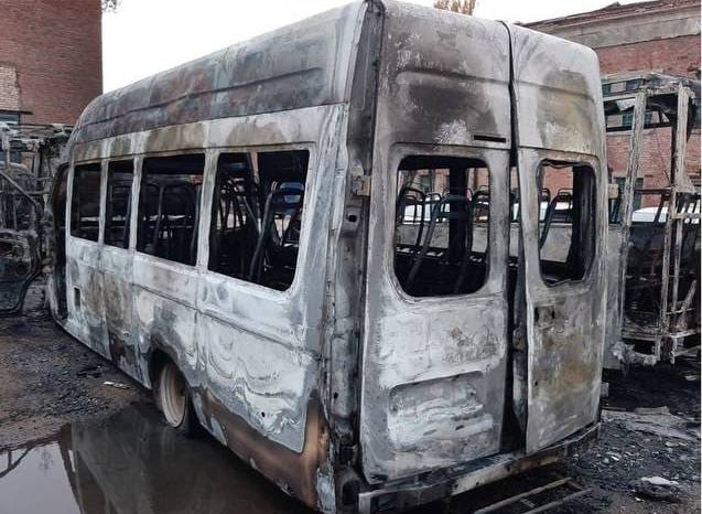 В автобусном парке в Снегирях сгорели 12 автомобилей