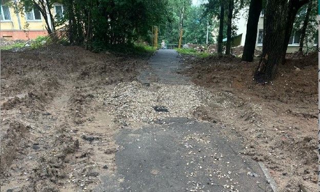 Дорога в школу превратилась в полосу препятствий 