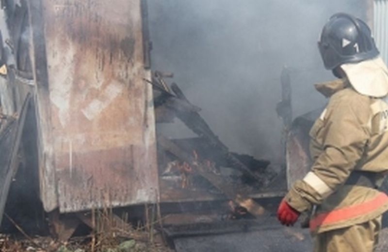 В бытовке в Манихино сгорели два человека