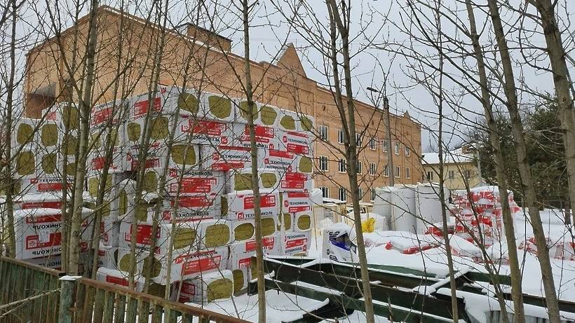 Реконструкцию Новопетровской поликлиники планируют завершить досрочно