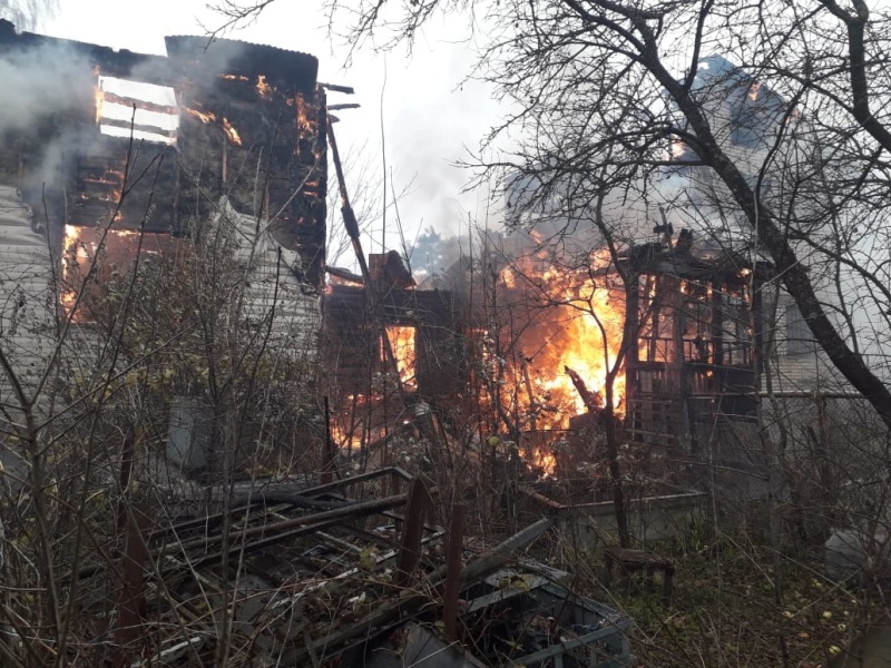 Вблизи деревни Алёхново сгорел садовый дом