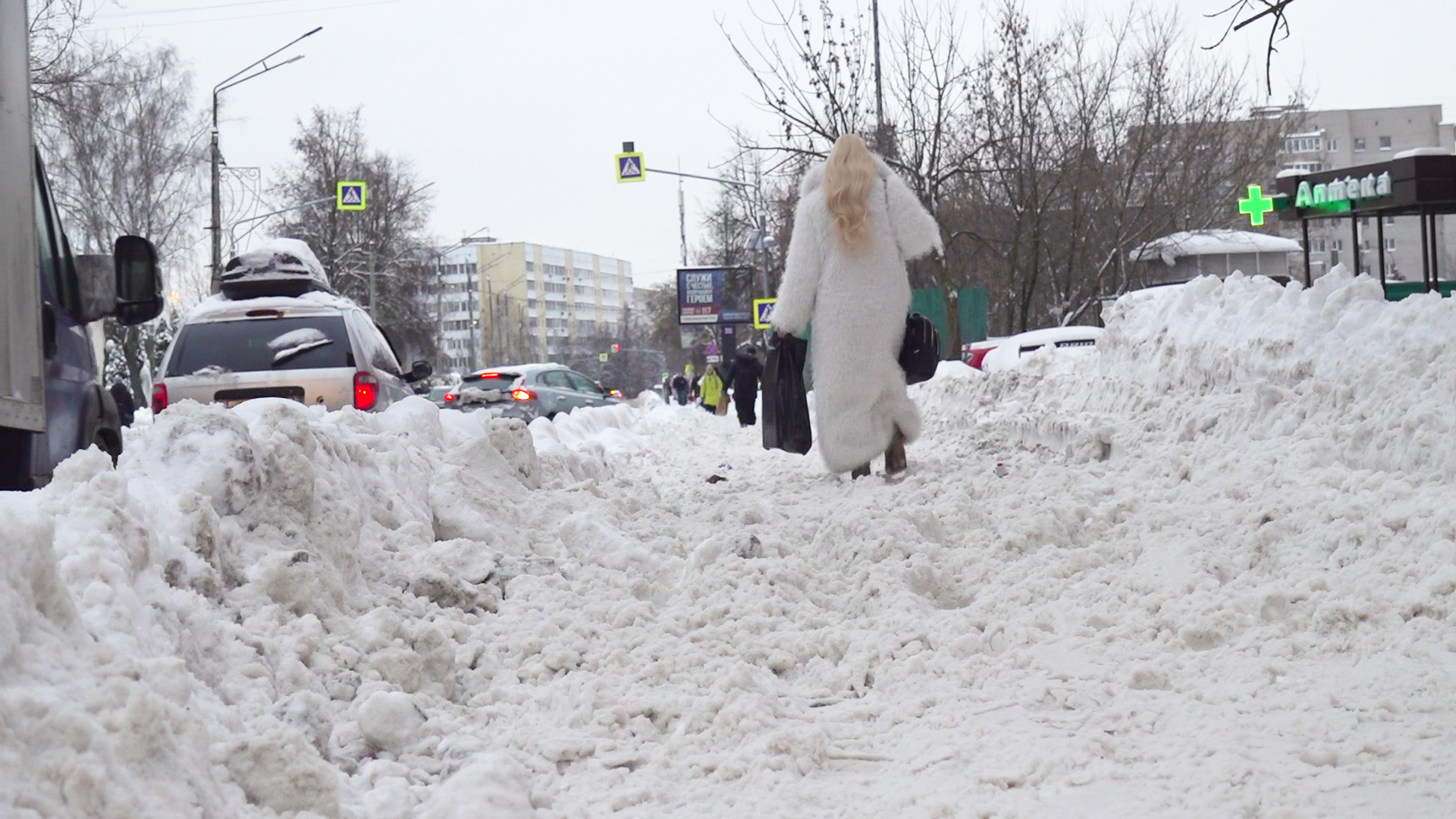 Что с уборкой снега в Истре? Видео без комментариев