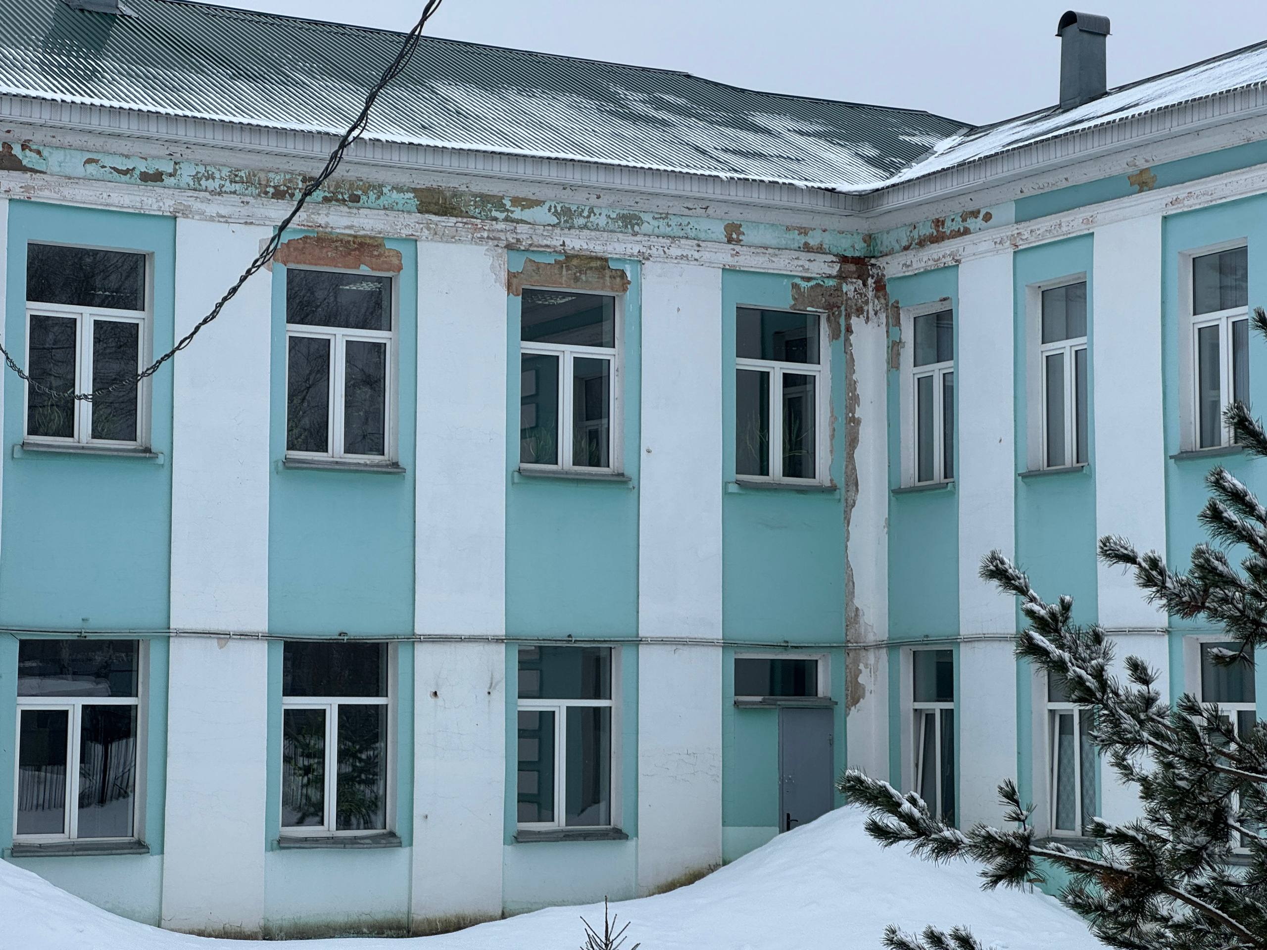 В посёлке станции Манихино обрушились деревянные перекрытия в школе