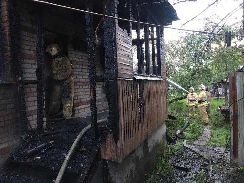 В Снегирях сгорел жилой дом