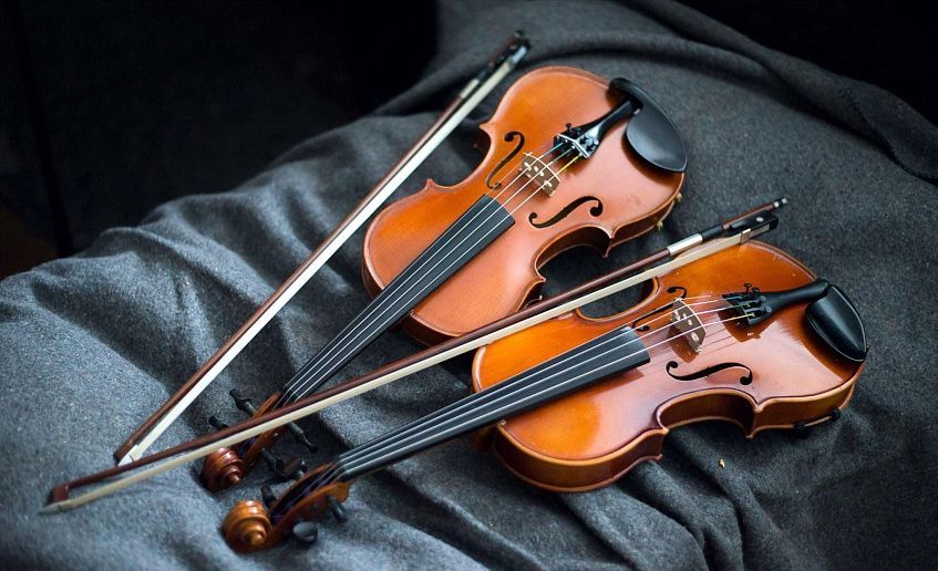 Наполнить музыкой сердца приглашает ансамбль «Поющие струны» 