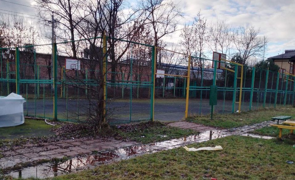 Чиновники Истры посчитали нецелесообразным принять на баланс изношенную спортплощадку