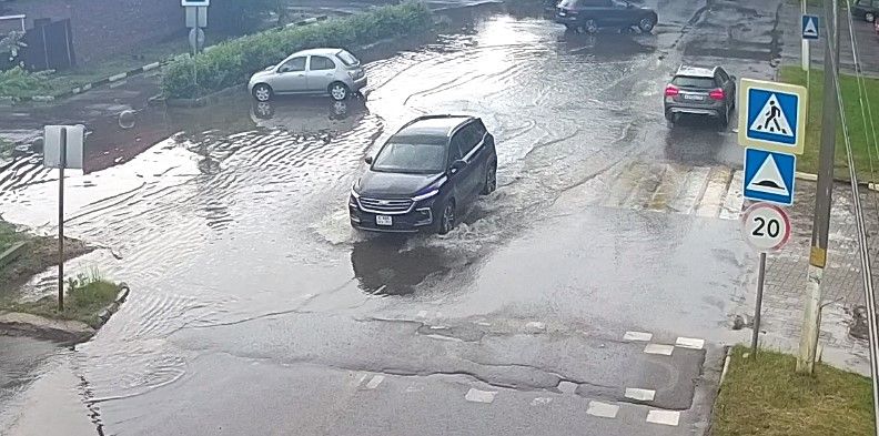 Глава округа провела инспекцию лужи по жалобе к губернатору