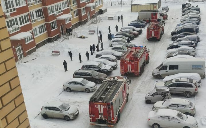 В «Малую Истру» с трудом проезжает пожарная спецтехника