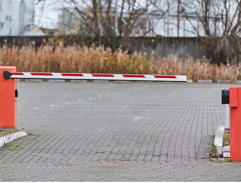 Жителям Алёхново мешает шлагбаум на улице Богородицкой