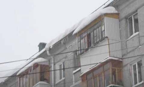 В Красногорске под обвалившимся с крыши навалом снега погиб подросток