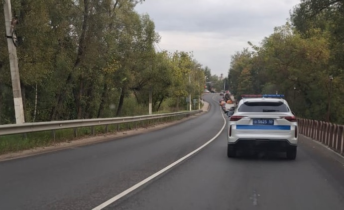 На отремонтированную дорогу от Никулино нанесли разметку