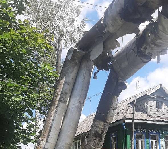 Бетономешалка снесла участок теплотрассы в деревне Устиново
