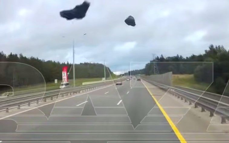 Метатели камней активизировались на Новорижском шоссе