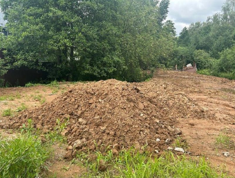 В Адуево рядом с Песочной появилась свалка грунта
