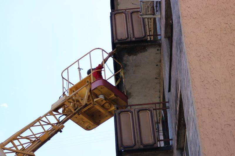 Дедовчанин добился ремонта аварийного балкона