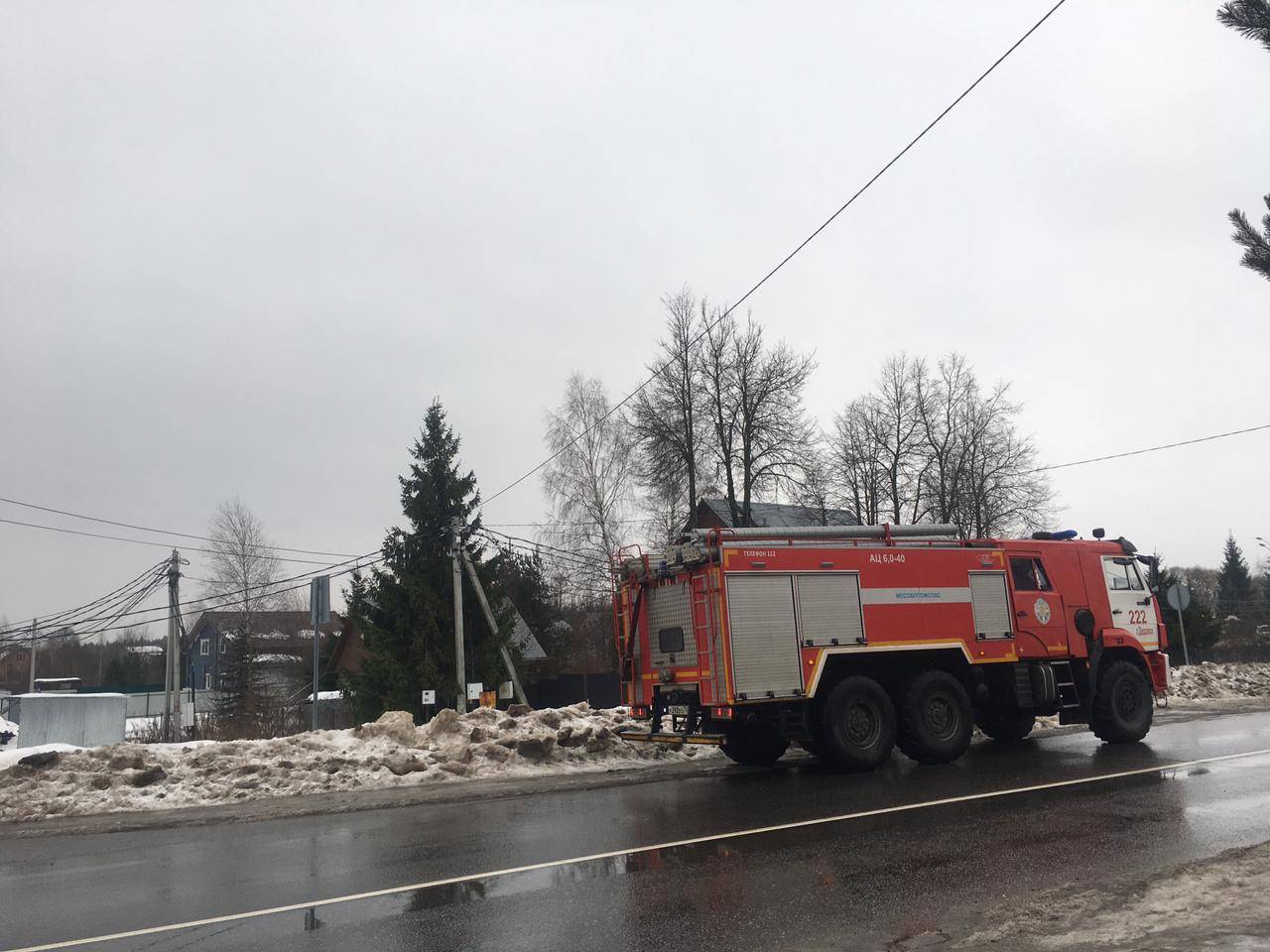 В Дедовске тушили пожар в многоквартирном доме