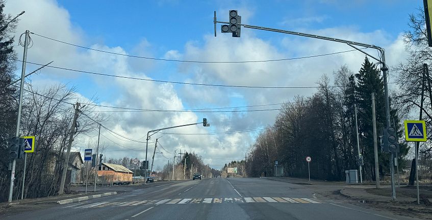Новый светофор в Новых Снегирях: пробка на ровном месте