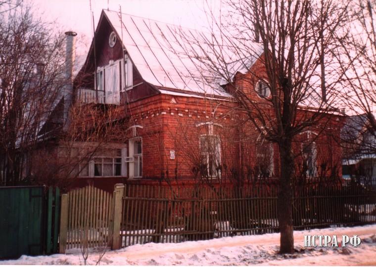 красный частный дом Дом Патти.jpg