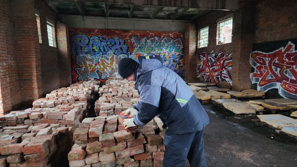 Очистка и сушка кирпичей. 4.jpg