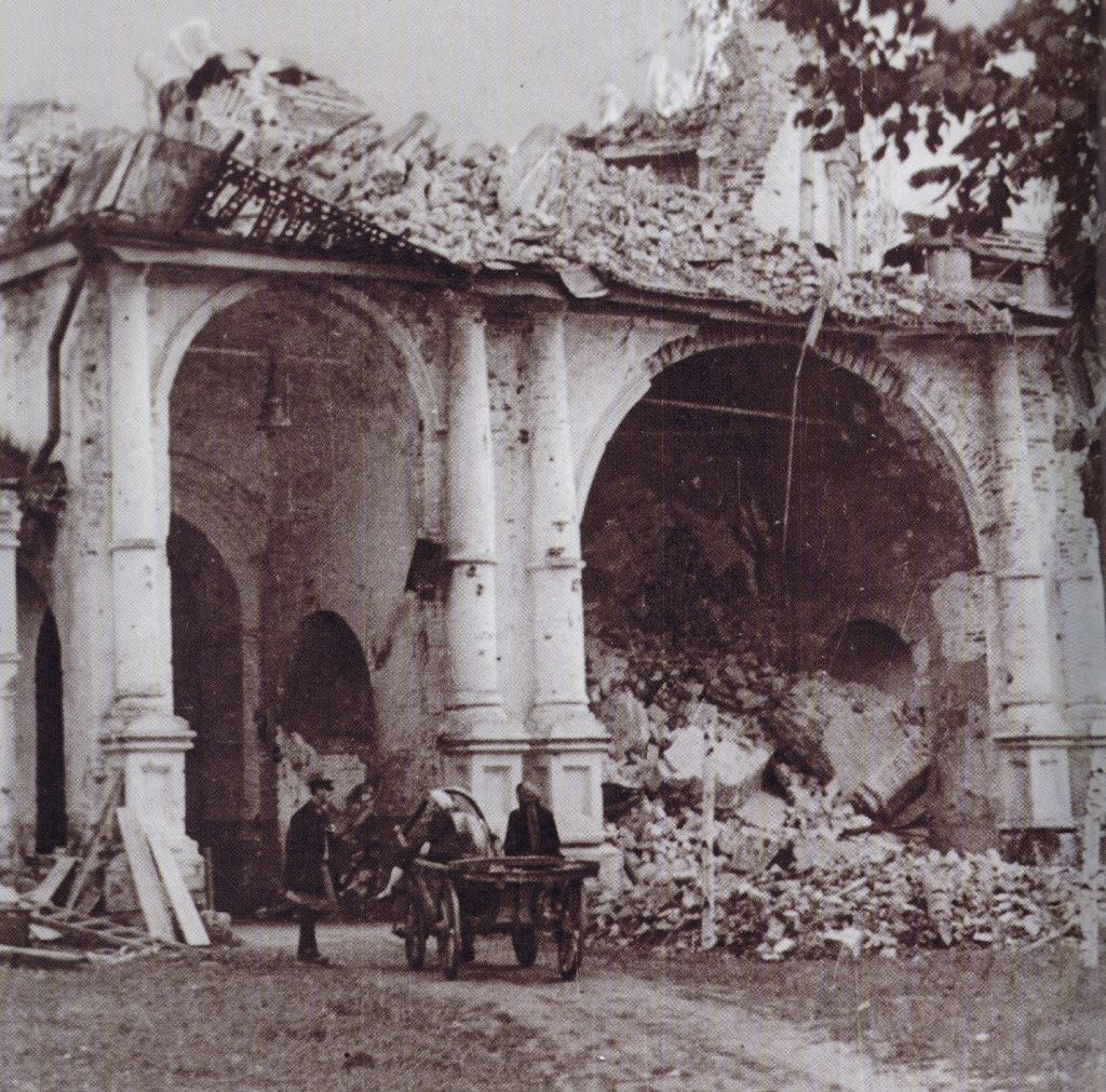 1311889 Воскресенский Ново-Иерусалимский монастырь. Надвратная церковь взорванная фашистами.jpg