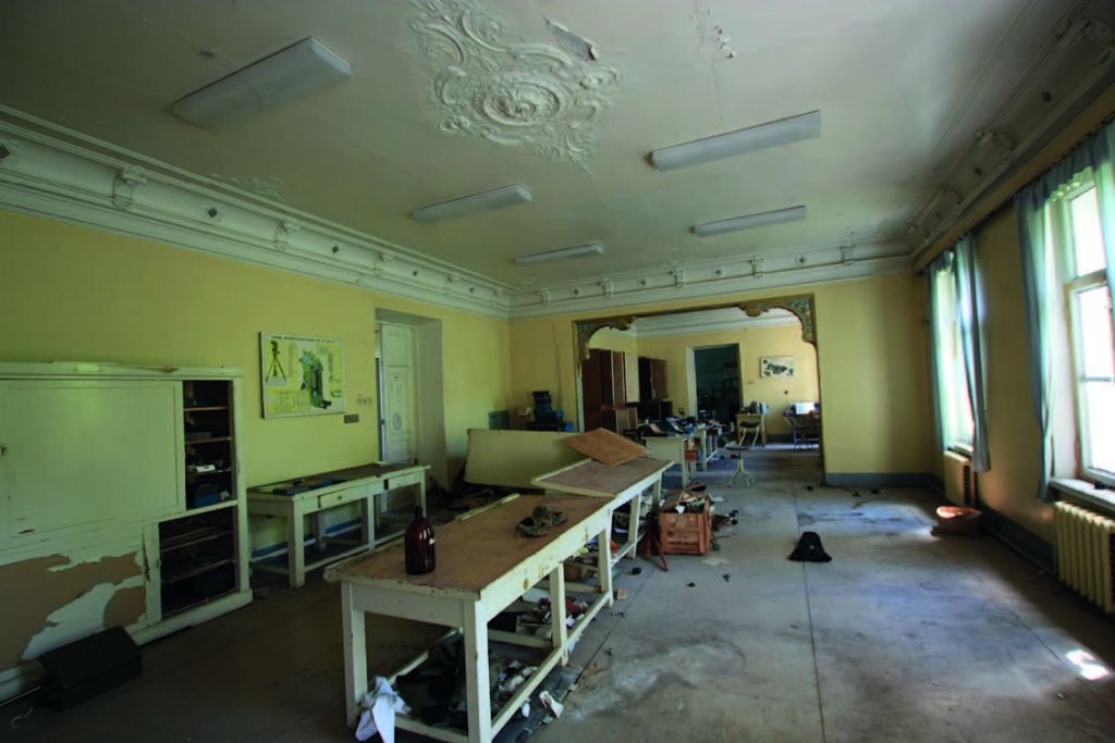 Интерьеры парадного зала офицерского собрания до пожара. 2014. 2.jpg