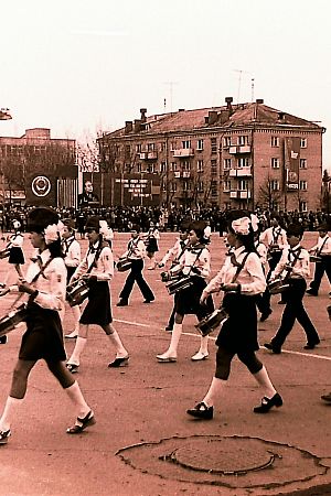 Первомай в чёрно-белой фотоистории