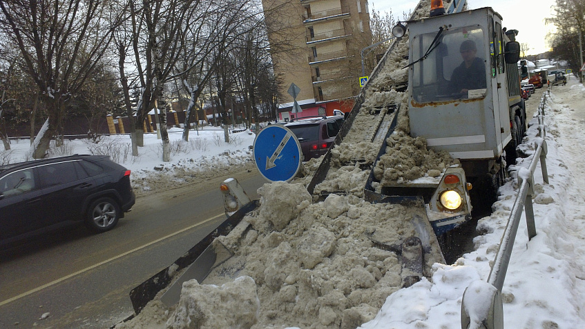 Жителям Подмосковья рассказали об алгоритме уборки снега после «Вани»