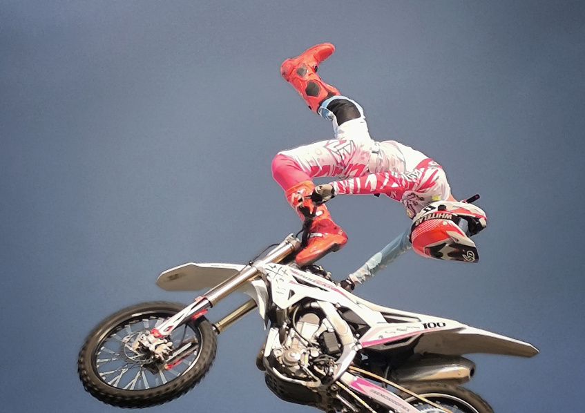 Завораживающее шоу от FMX13 в Истре: скорость и невероятные трюки