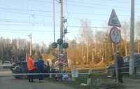Столкновение легковушки с поездом на переезде «50 км»
