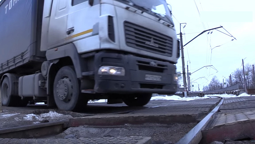 Железнодорожный переезд в Новопетровском отремонтируют весной