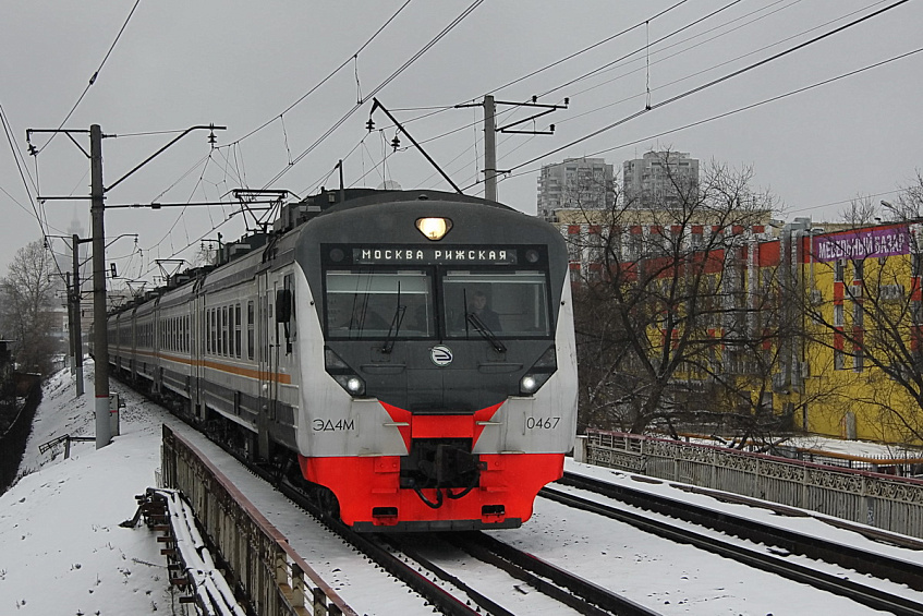 Возобновлено движение поездов на Рижском направлении
