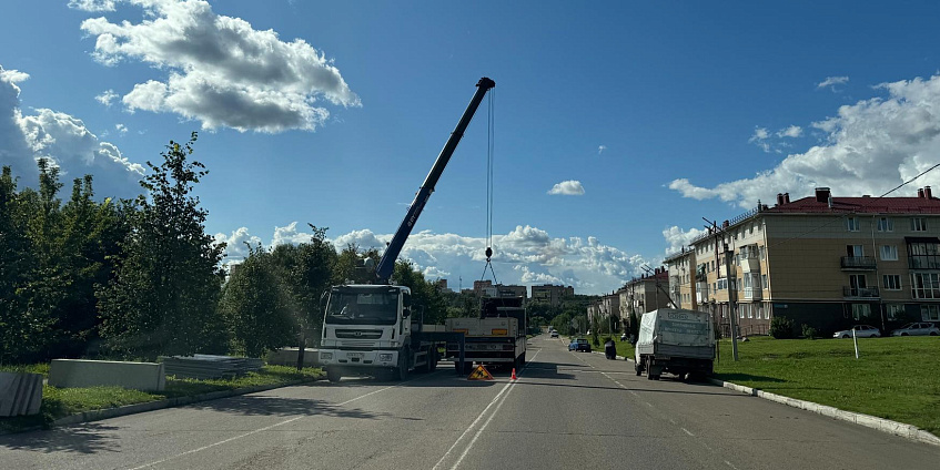 Восточный «озаборивают» и «обордюривают»