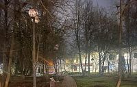 Жителям Агрогородка придётся ходить в потёмках через парк до будущей зимы