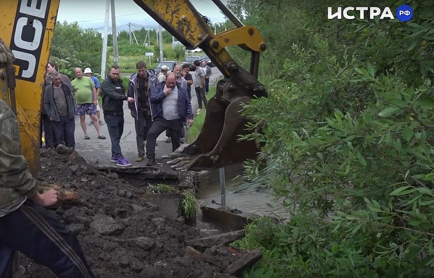 Мост в СНТ «Юбилейный-110» приняли на учёт. Чего опасаются местные жители?