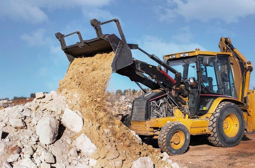 В Красновидово отсыпали дорогу строительными отходами