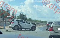 Что ни день, то авария. На Новорижском шоссе столкнулись большегруз и иномарка