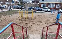 У брошенной спортплощадки в Восточном появился хозяин