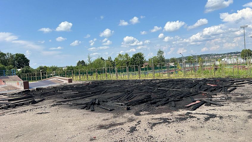 В посёлке Глебовском двое подростков подожгли скейтпарк