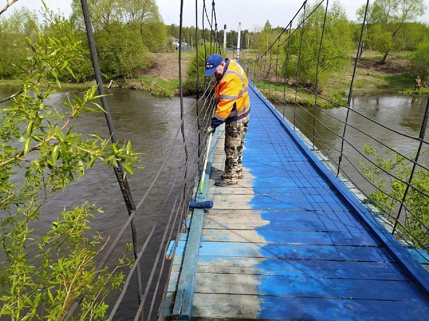 В Истринском округе чинят и красят мосты