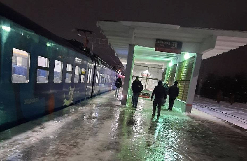 В Истринском округе железнодорожные станции превратились в каток