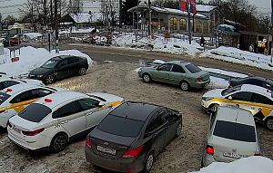 Высокими ценами на такси в снегопад заинтересовались в Госдуме