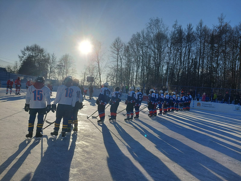 В эти минуты в Дедовске стартует легендарный хоккейный матч