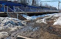 Платформа Миитовская: пассажирам испортили одежду, обувь и  настроение
