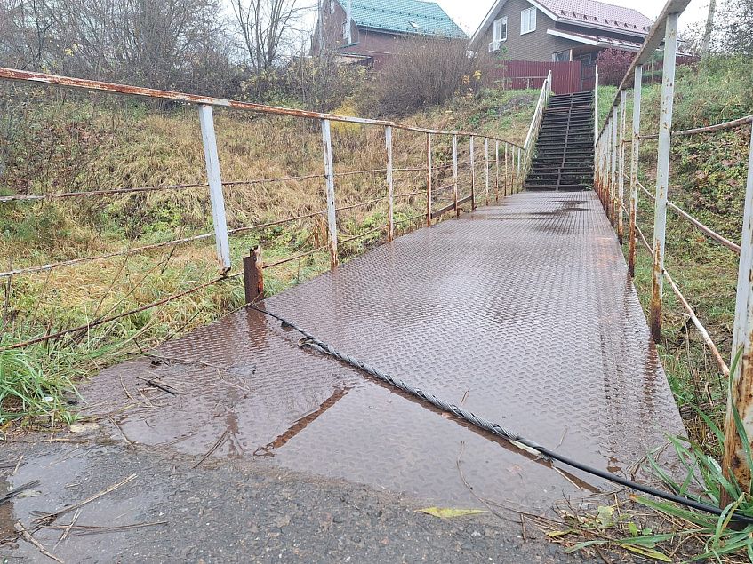 Дети в Лучинском ежедневно подвергаются опасности на пути в школу