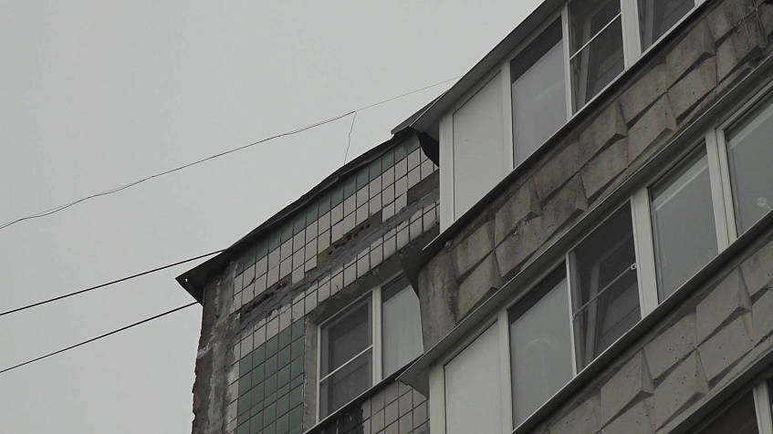 «Думали, стояк лопнул – оказалось, крыша»: в Глебовском жители пытаются добиться капремонта кровли