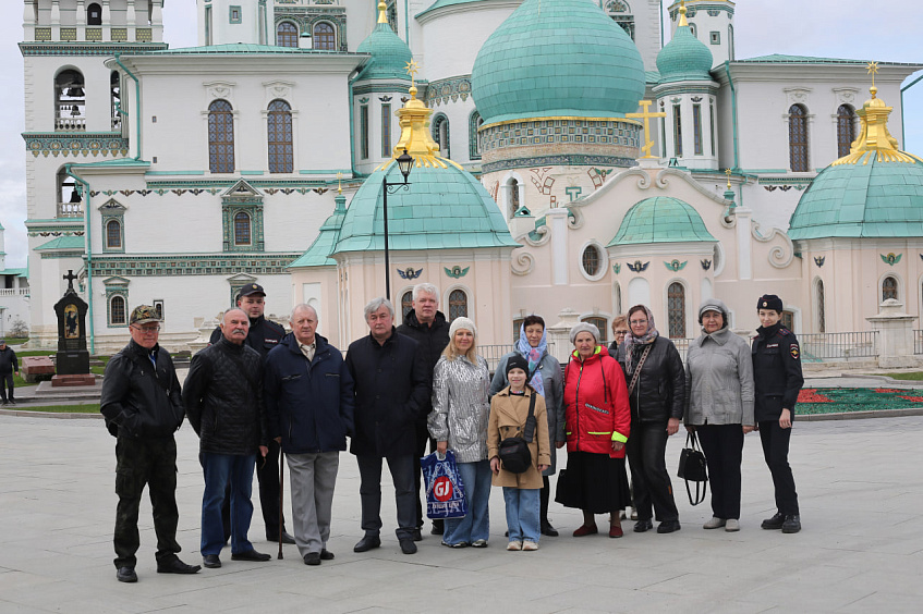 Общественники в Истре провели экскурсию для ветеранов