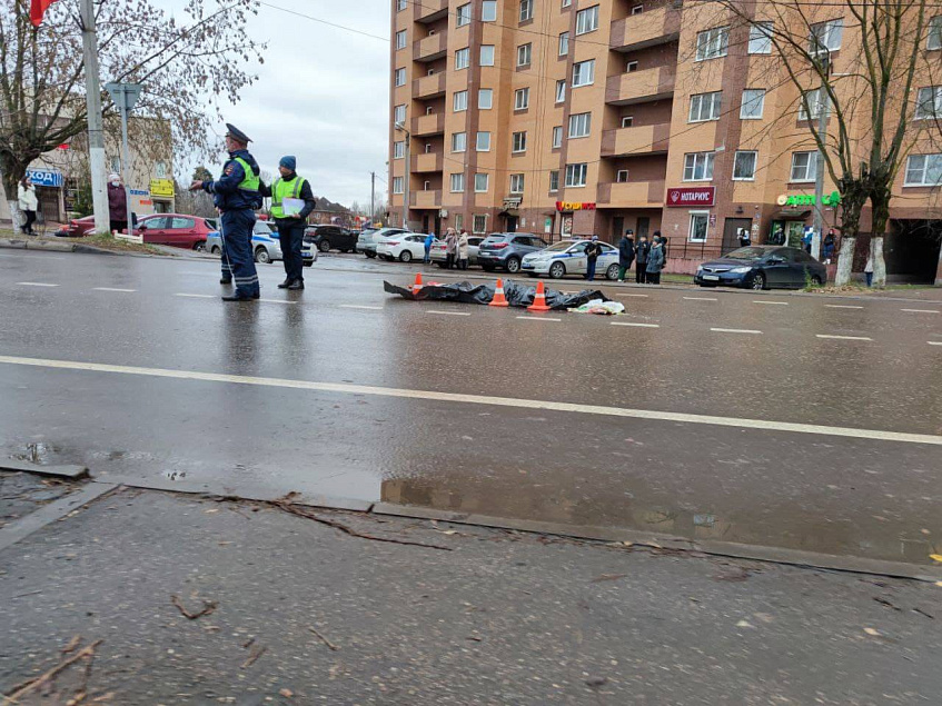В Дедовске под колёсами мусоровоза погибла женщина