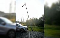 Жители просят убрать опасный объект у парка