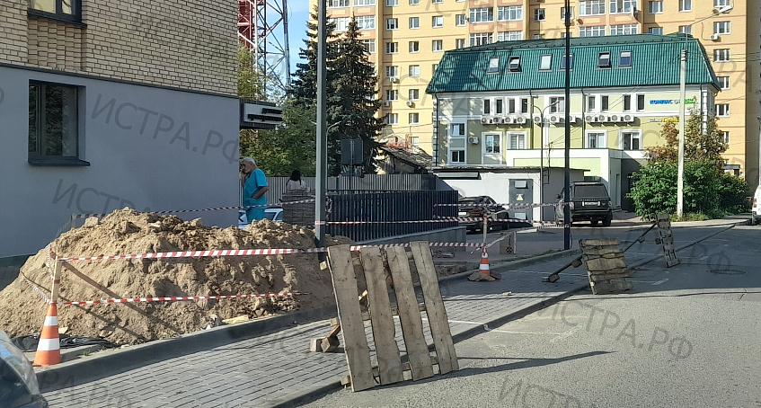 В Истре места для парковки организуют прямо на тротуарах